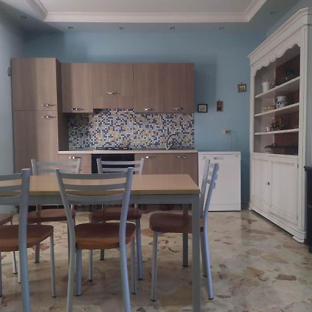 Ferienwohnung Nel Giardino Fiorito Salerno Exterior foto