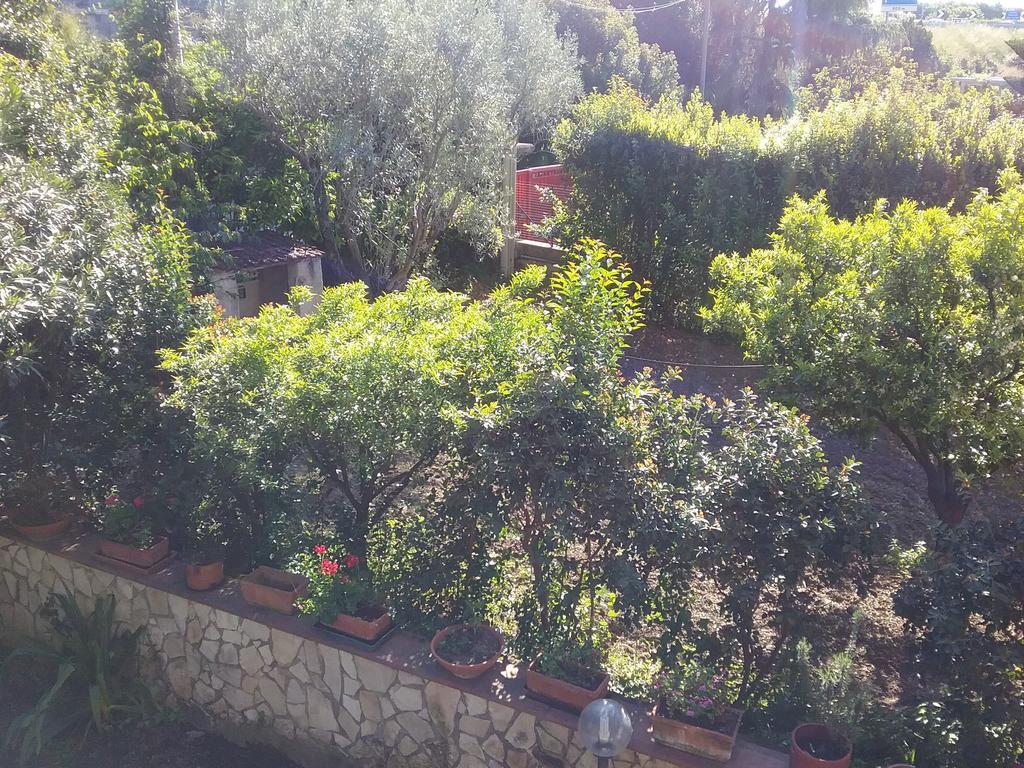 Ferienwohnung Nel Giardino Fiorito Salerno Exterior foto