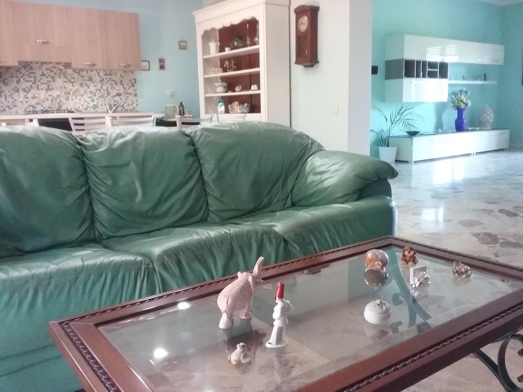 Ferienwohnung Nel Giardino Fiorito Salerno Exterior foto
