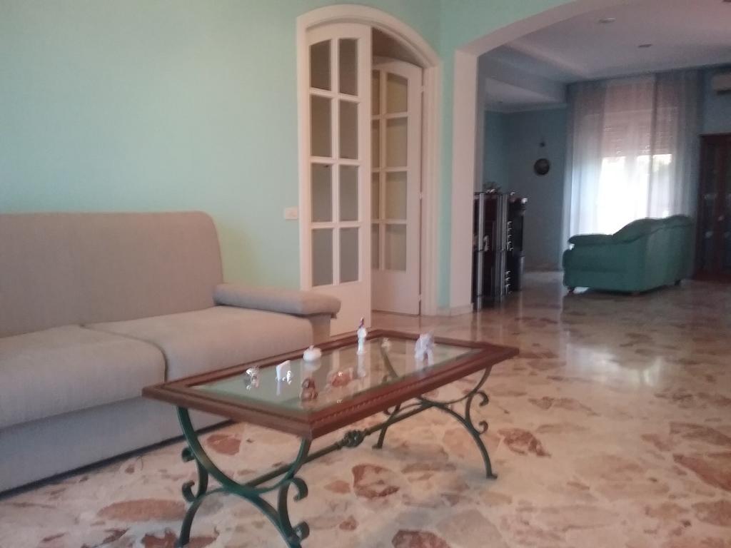 Ferienwohnung Nel Giardino Fiorito Salerno Exterior foto